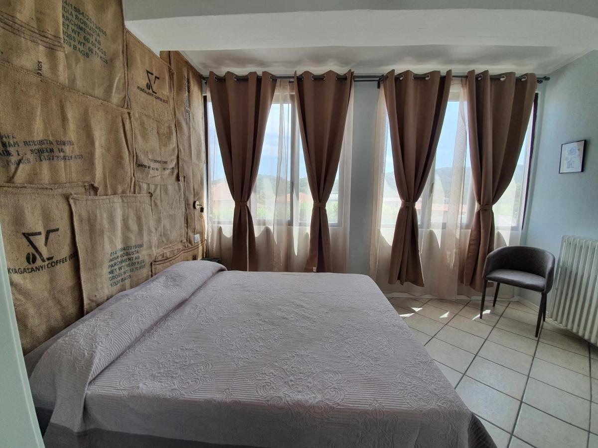 1928 Guest House Pogno ภายนอก รูปภาพ